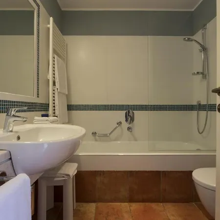 Tranquil Lantana 1 Bedroom Sleeps 5 Per Apartment Pula